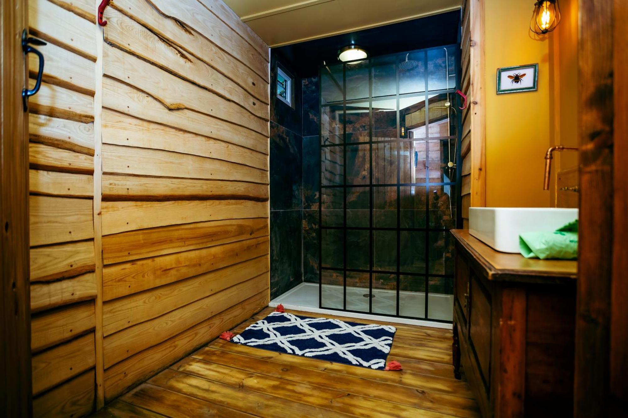 Luxury Glamping Retreat In Battle Villa Ngoại thất bức ảnh